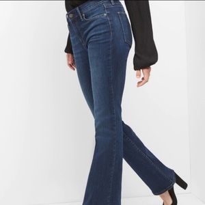 Gap 1969 Perfect Bootcut Jeans. Dark Blue Wash. Size 27 / 4R